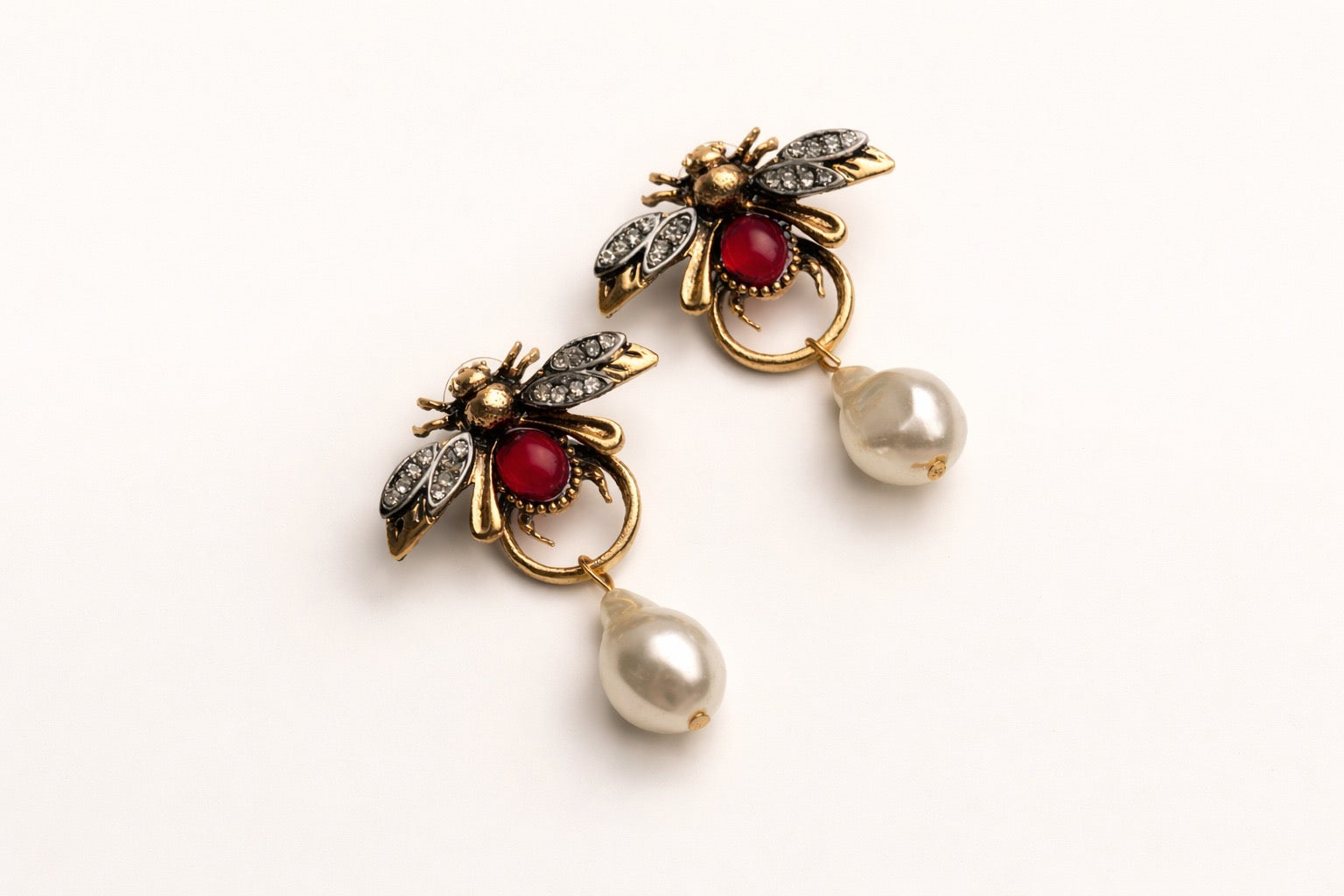 Bee pearl drop earring