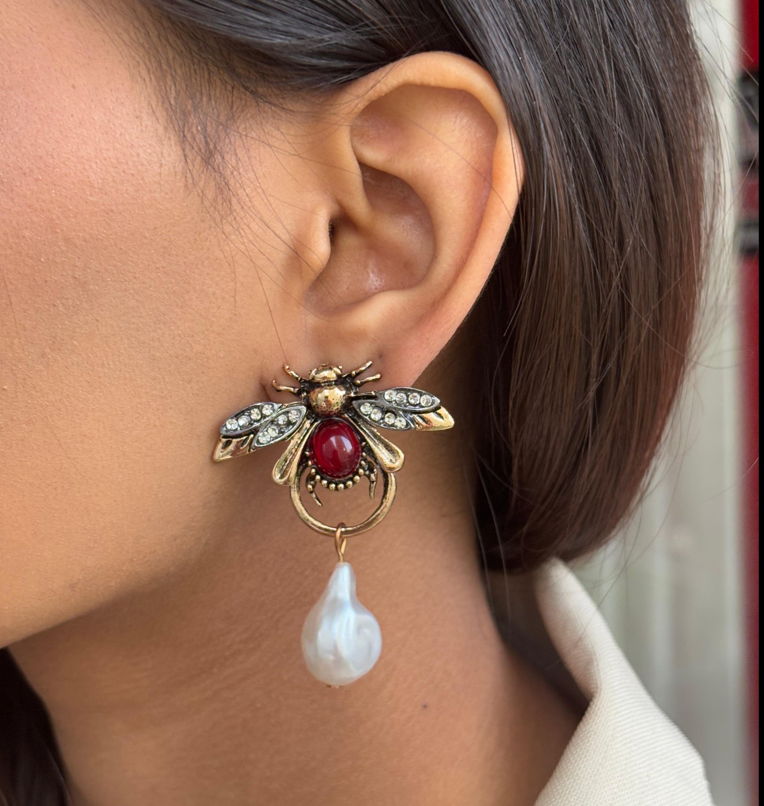 Bee pearl drop earring