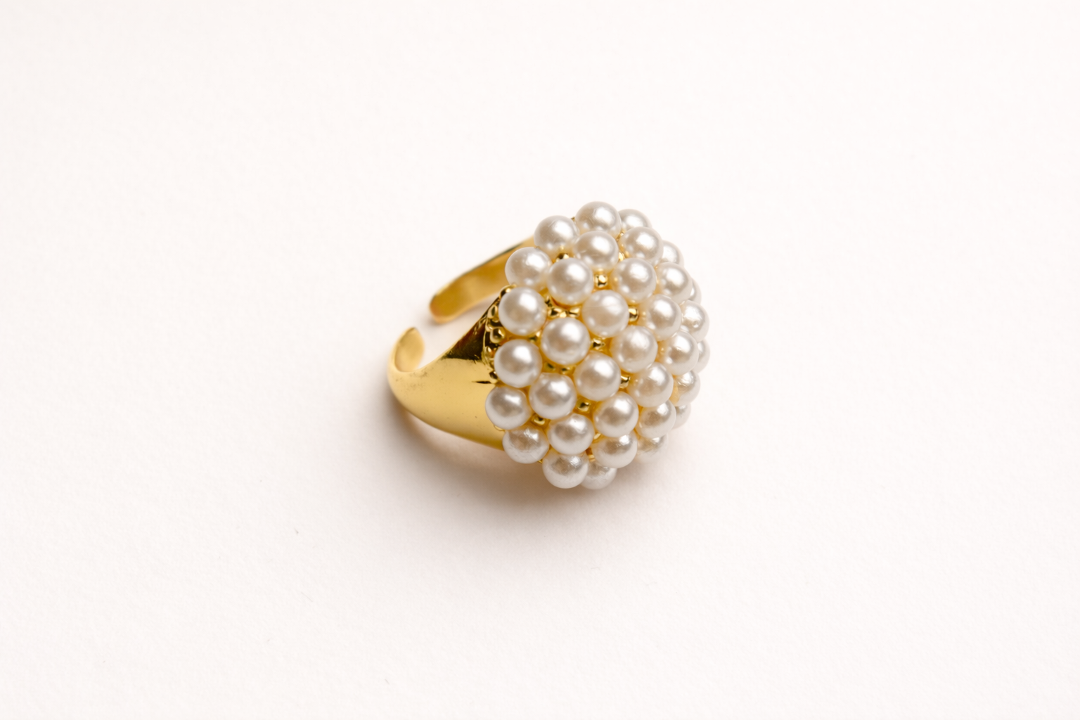Pearl chunky ring